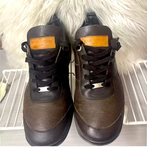 Louis Vuitton sneakers - Picture 1 of 9